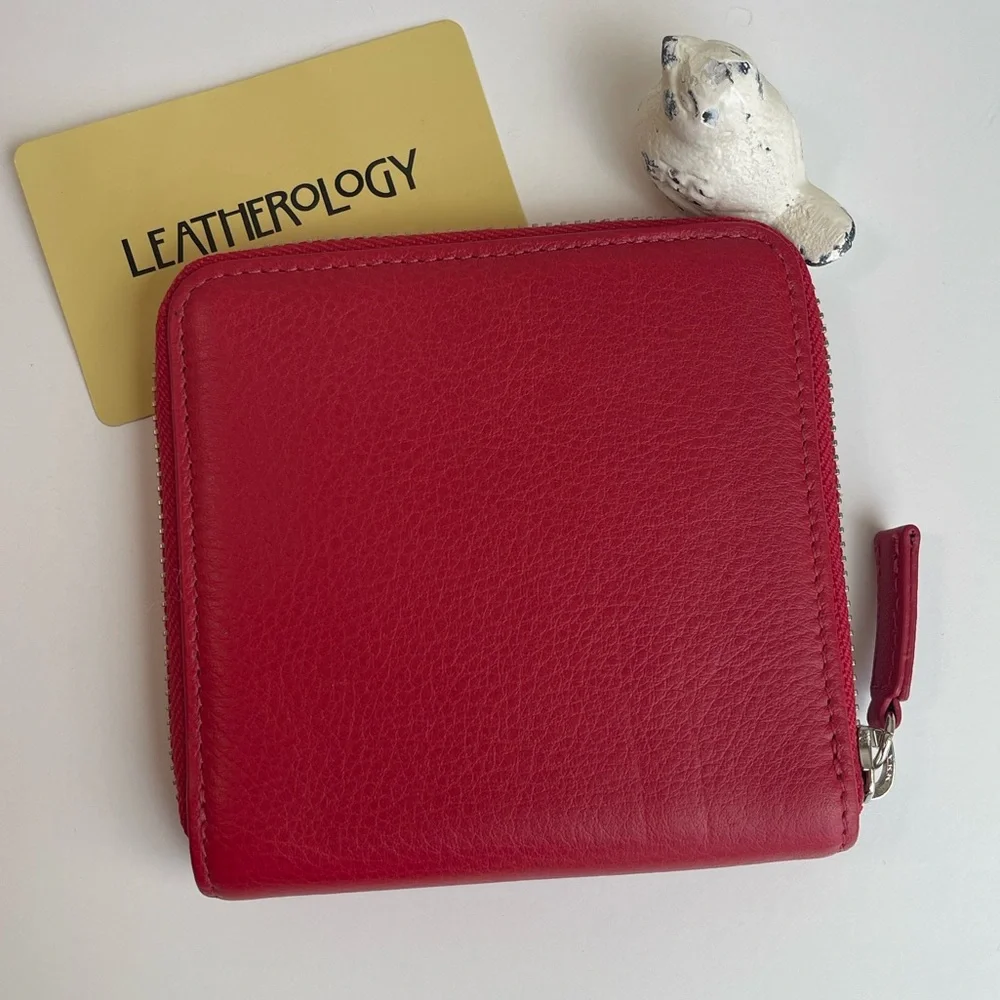 LEATHEROLOGY Small Zippered Wallet Apple Red New With Tag 🏷️